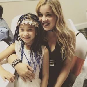 Meet your Posher, Crystal